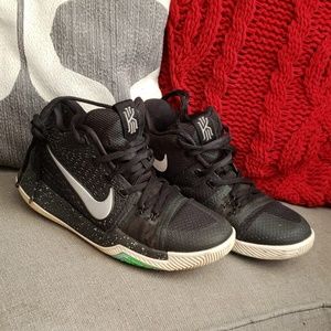 Nike Kyrie Irving Sneakers